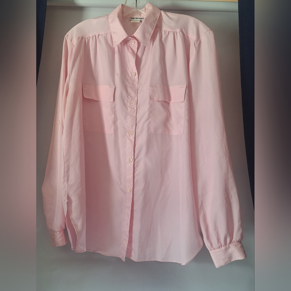 80s Sheer Silky Polyester Soft Pink Button Up Blouse All Hours Summer Layering - Picture 9 of 9